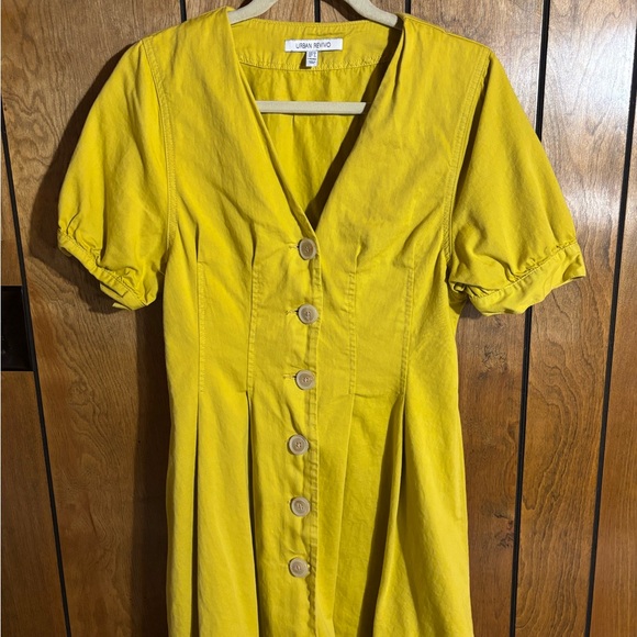 Yellow Button-Up Dress - Picture 8 of 9